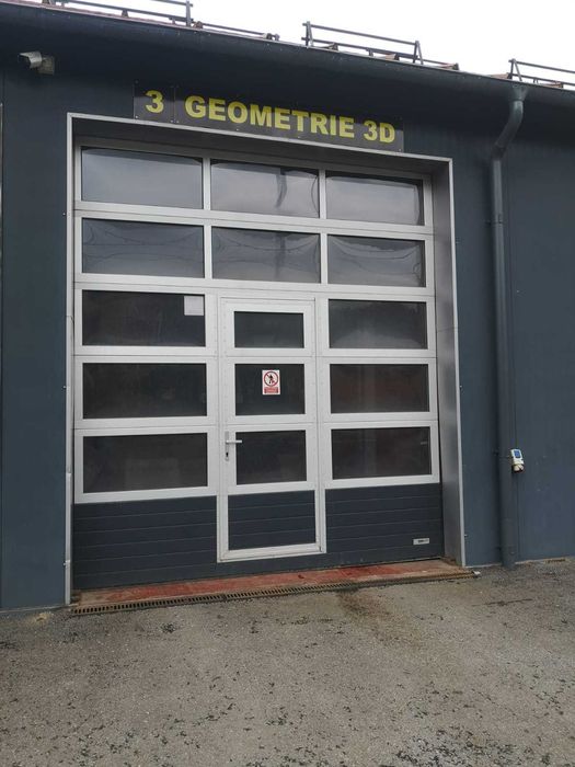 Uși garaj secționale izolate – comandă rapidă Marketroll