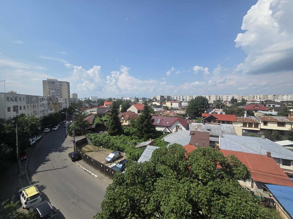 Apartament 3 camere de vanzare