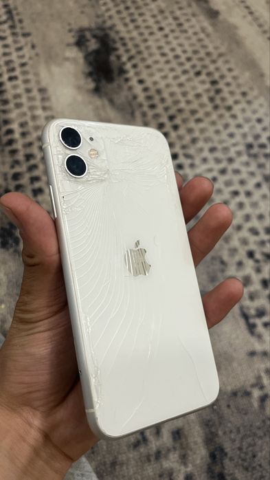 Айфон 11 128гб.