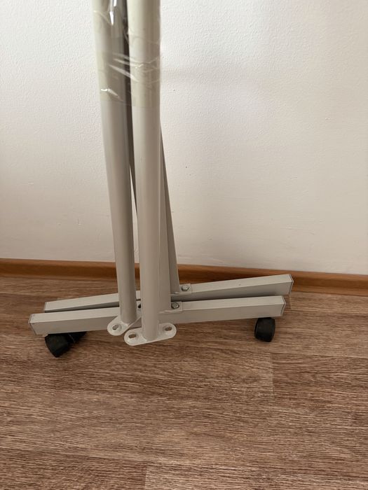 Напольное крепление для маркерной доски регулируемое