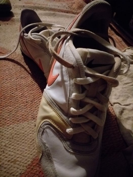 Nike pentru femei marimea 37,5 adidasi pentru sala (fotbal)