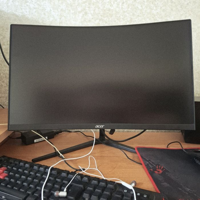 Монитор acer 24/144 изогнутый
