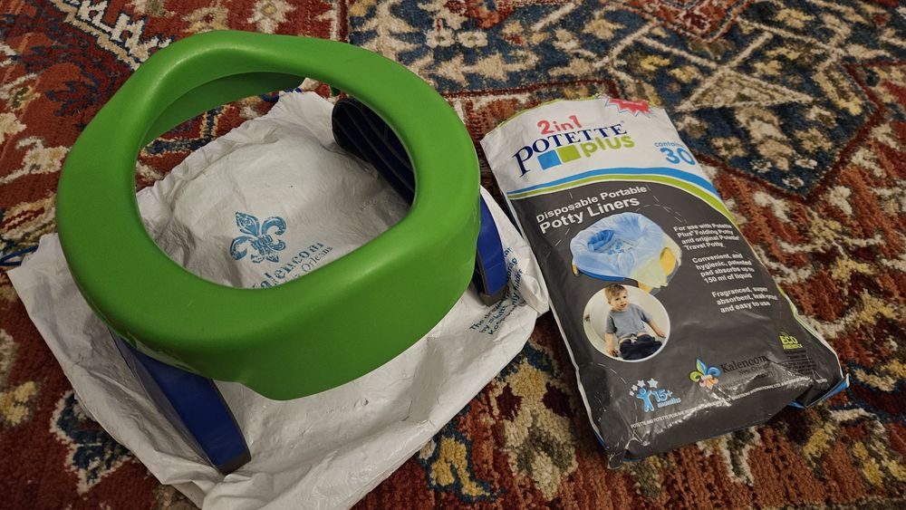 Oliță pliabilă Potette cu de 20  pungi absorbante