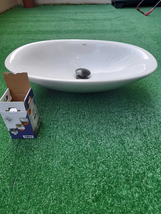 Vand lavoar portelan oval tip scoica cu ventil scurgere inclus