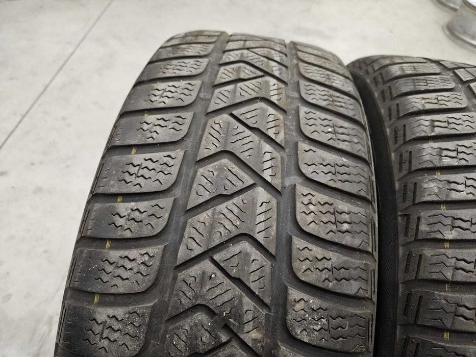 4 Anvelope IARNA 215.60.16 "Pirelli" ; stare buna