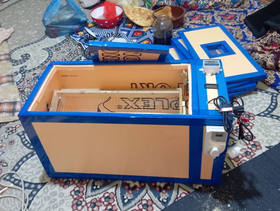 Inkubator inkubatir  polniy aftomat