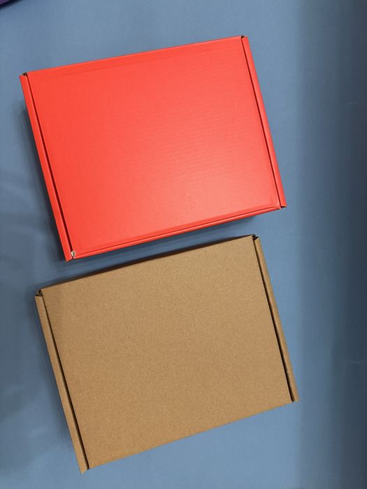 Коробки для подарков / подарочные боксы