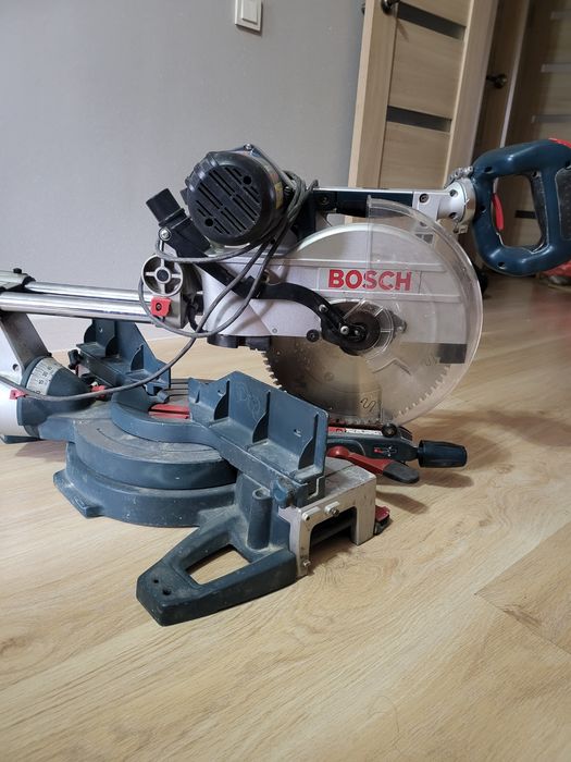 Продается торцовачный станок от BOSCH
