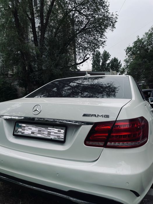 Mercedes benz E-200