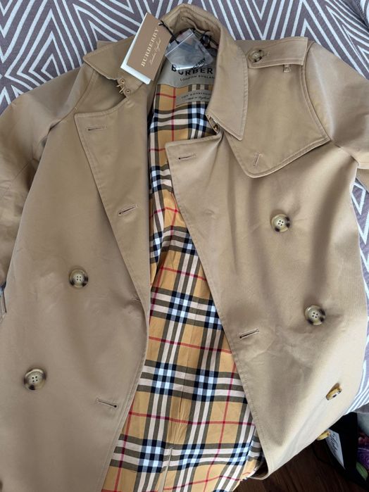 Плащ Burberry бежевый