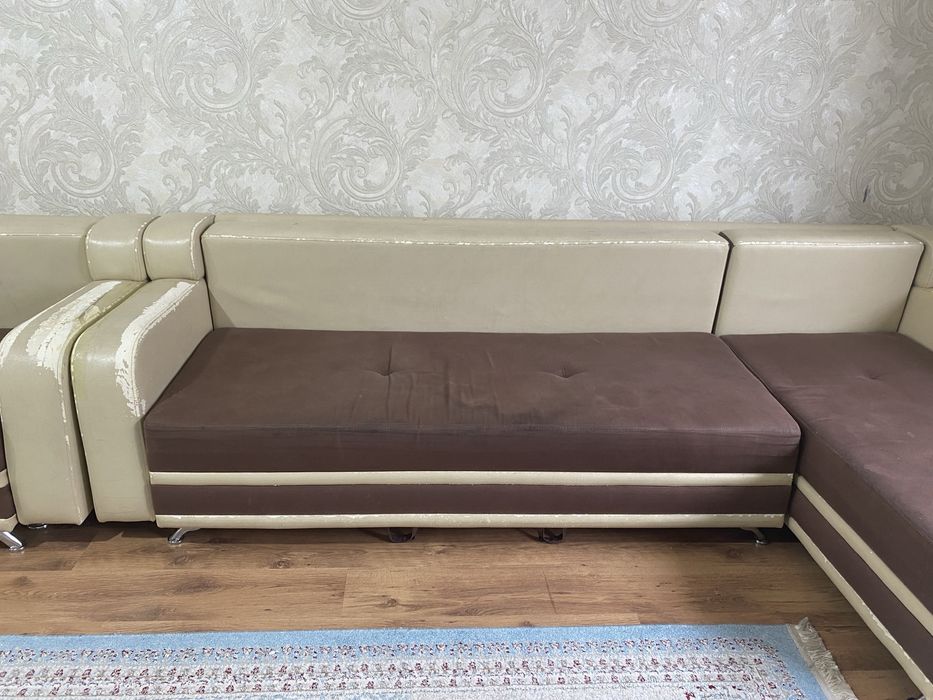 Продается по хорошей цене Диван со креслой