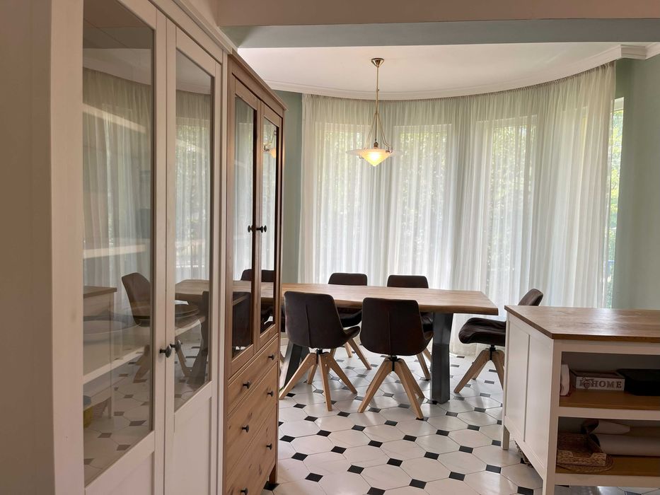 Продава се Къща в Банкя - 400 кв.м за 2250 €/кв.м - Снимка #1