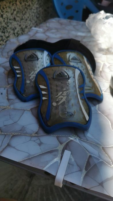 Футболни кори и ръкавици