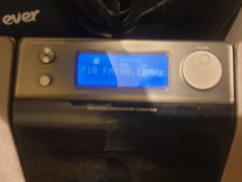 Combină  Philips  cu telecomandă ,.cd.usb,radio