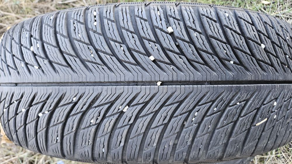 2бр гуми 235 65 17 дот 21 мишелин michelin