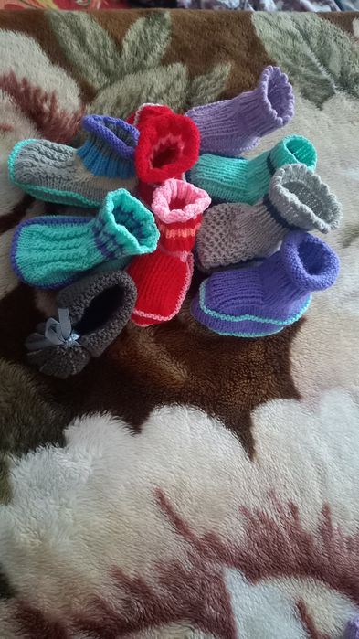 Продаются детские пинетки.