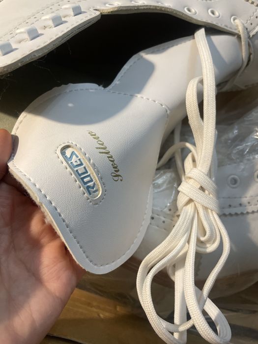 Продам новые коньки Roces 37 размер