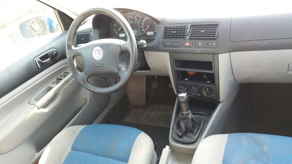 Dezmembrez vw golf 4,2001, benzina,2.0 4motion