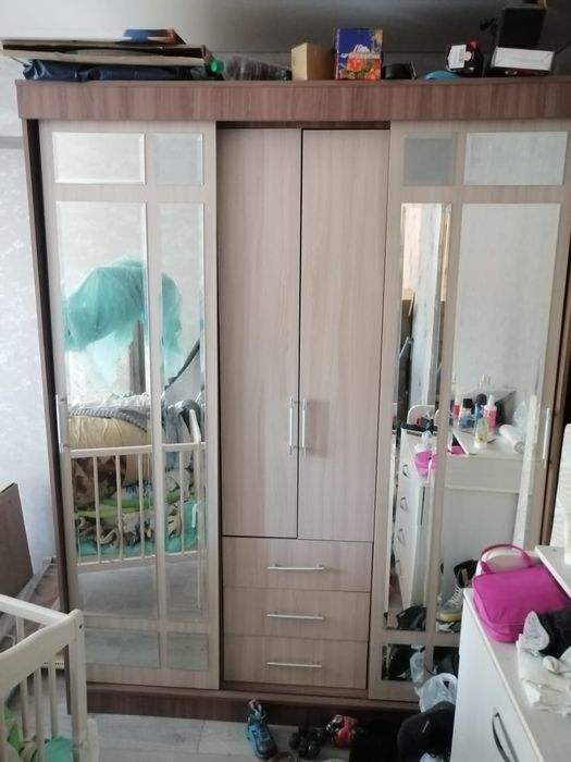 Продам мебель! Шкаф, кровать.