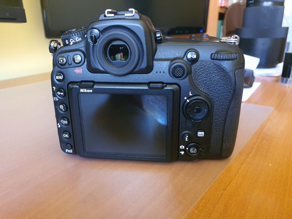 Nikon D500 cu obiectiv Sigma C 150-600