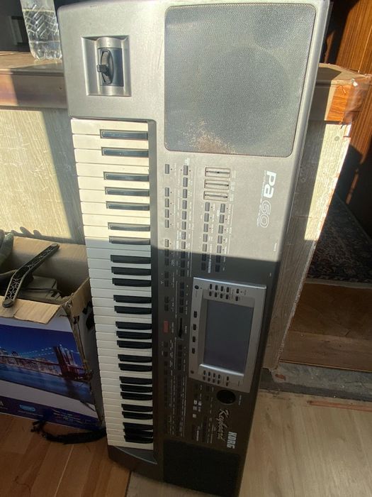 Продавам синтезатор