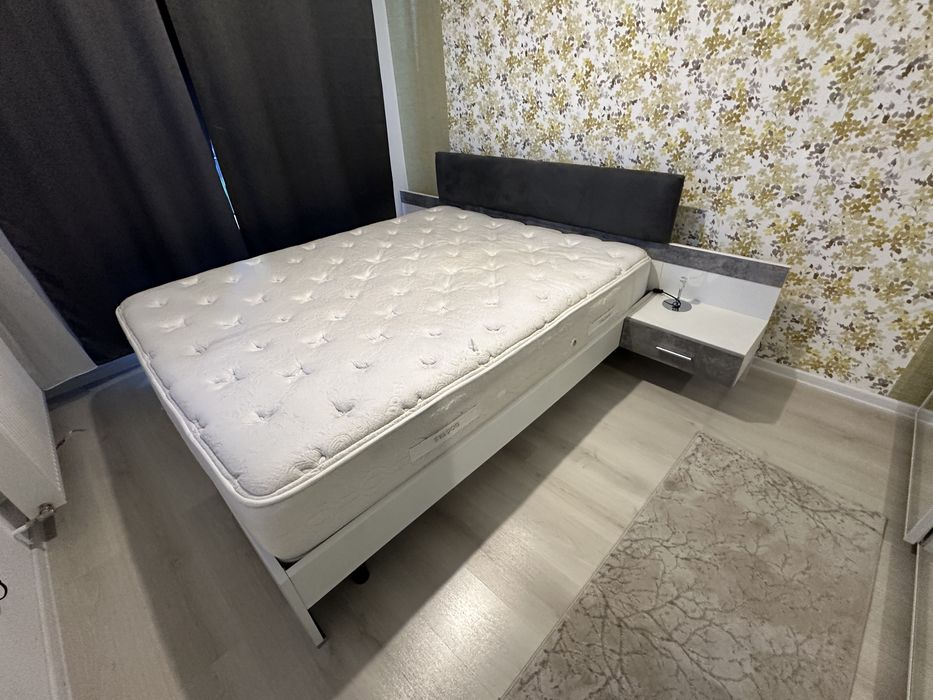 Pat matrimonial 160x200 cu somniera metalica si noptiere