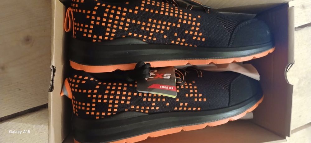 Bocanci protectie noi 100 lei