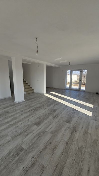 Casa  Metro/ Contructie Top