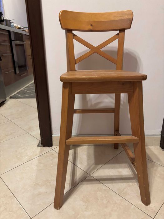 Продавам детски стол за хранене модел Ingolf на ИКЕА