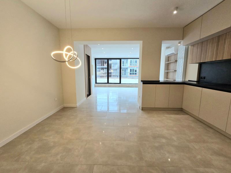 Продава се Тристаен апартамент в София, Център - 187 кв.м за 3198 €/кв.м - Снимка #1