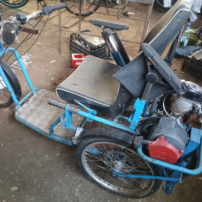 Triciclu pentru persoane cu dizabilități