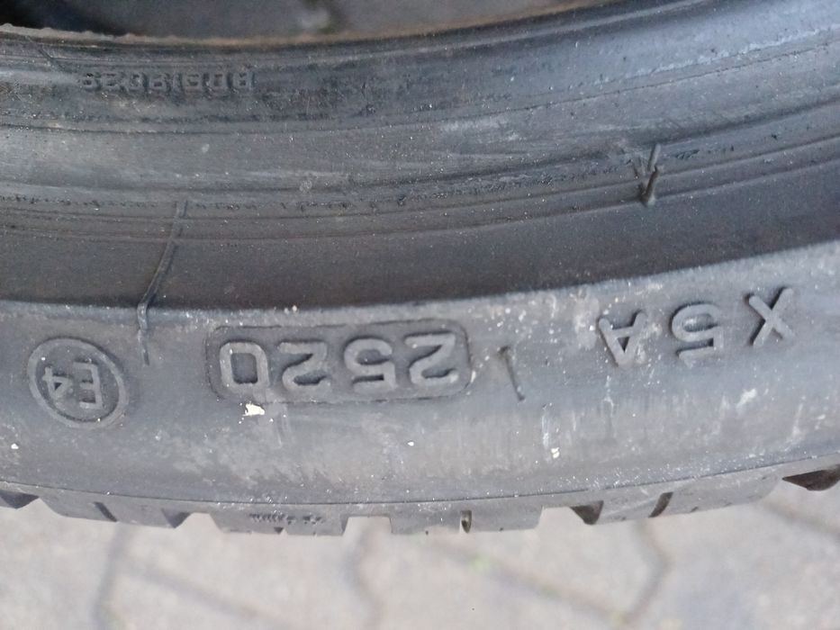 Гуми 245/35/20със275/30/20 Нокиан  със Бриджстоун