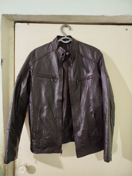 Продам кожаные куртки.