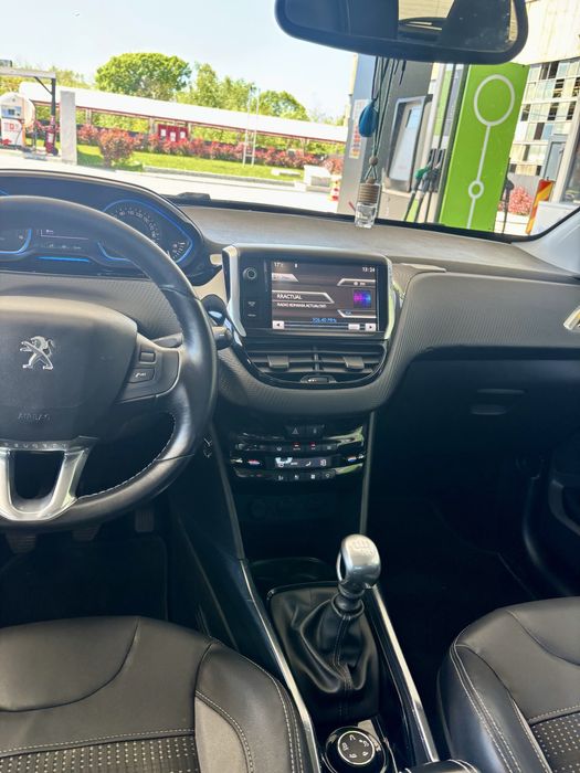 PEUGEOT 2008  1.6ehdi,165000km,combi din 2013 ,consum 4la suta,carte service,inmatriculat in tara!!