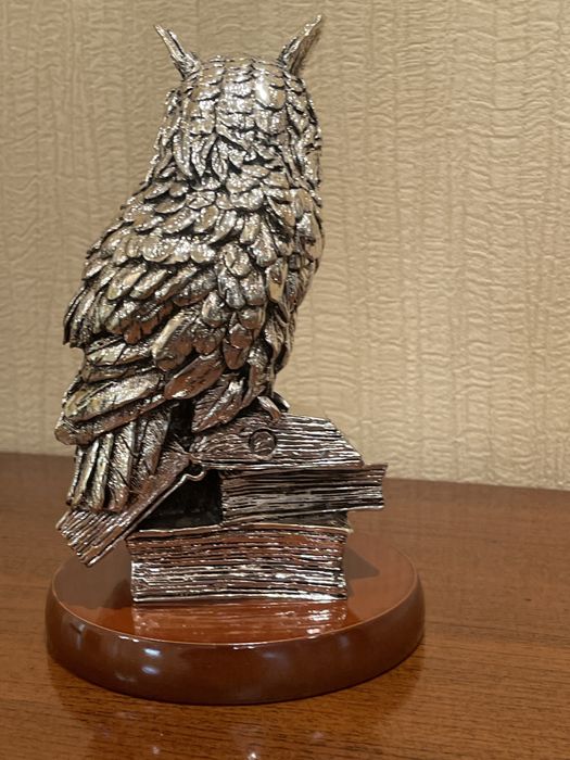 Статуэтка "Сова на книгах"