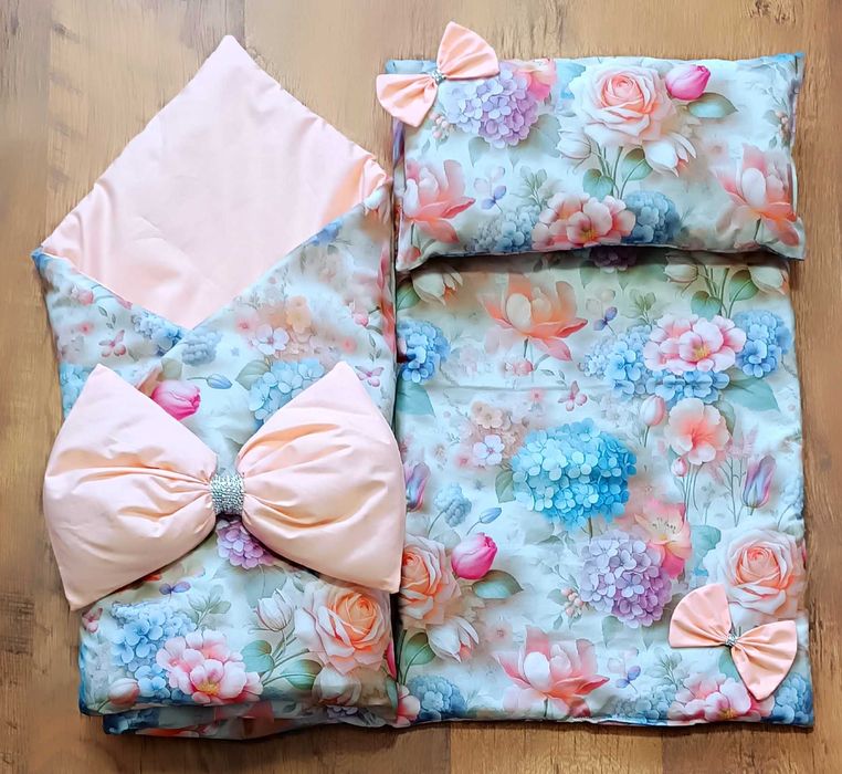 Продавам комплект от порт бебе, подложка и възглавница