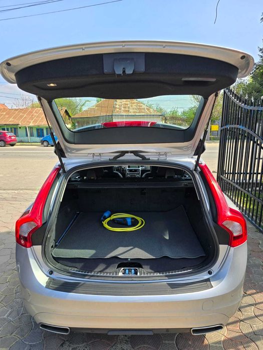 VOLVO V60 Plug in hybrid 4x4 an 2016 , 295 cai putere