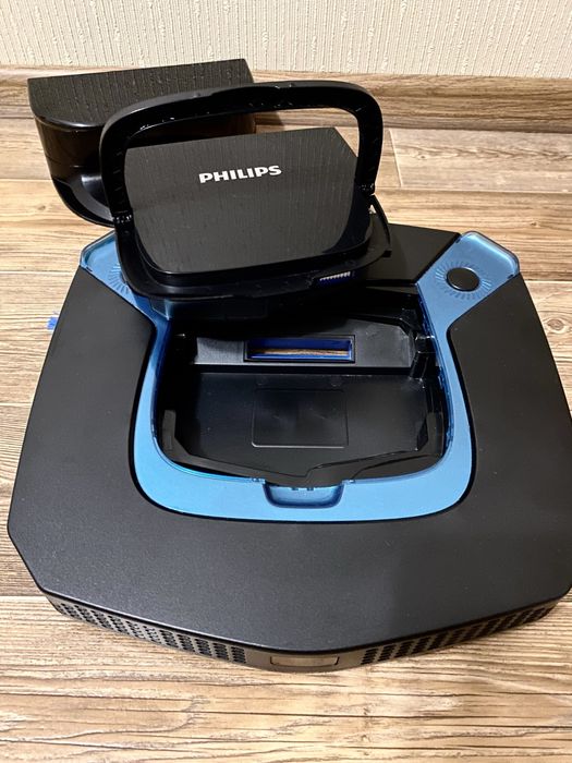Продаю робот пылесос бренда Philips
