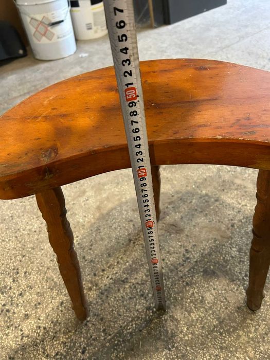 Столче дървено. Трикрако