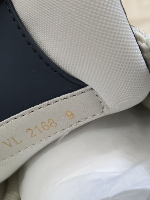 Louis Vuitton skates navy blue 43