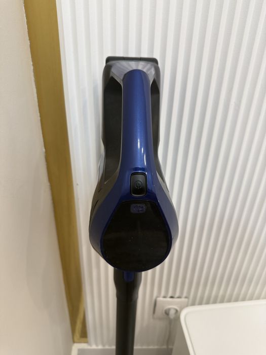 Вертикальный пылесос