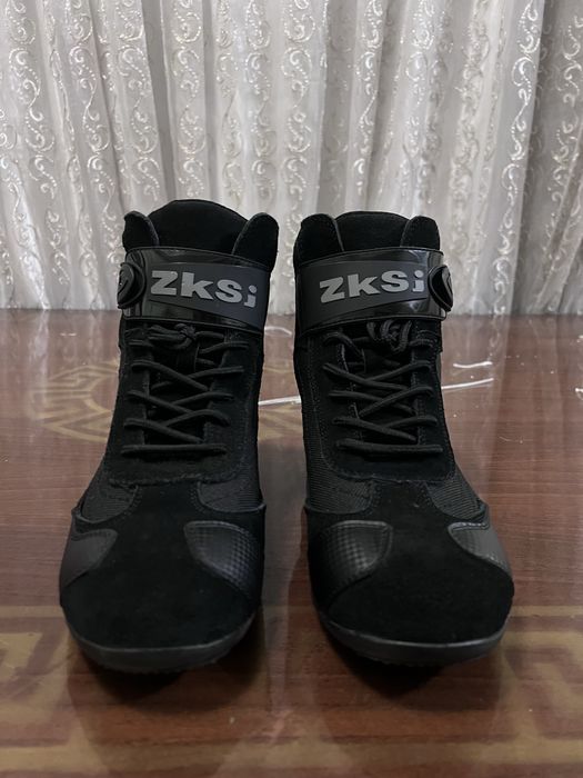 Мото учун оёқ кийим