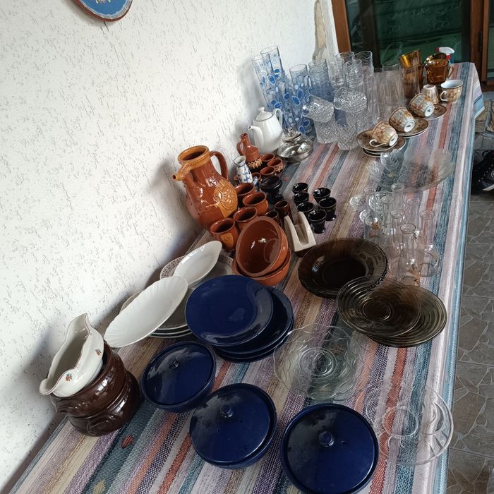 Сервизи чаши чинии керамика кристални чаши, юзчета