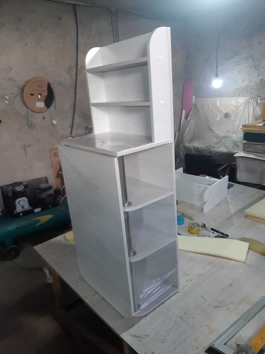 Стол маникюрный для мастеров