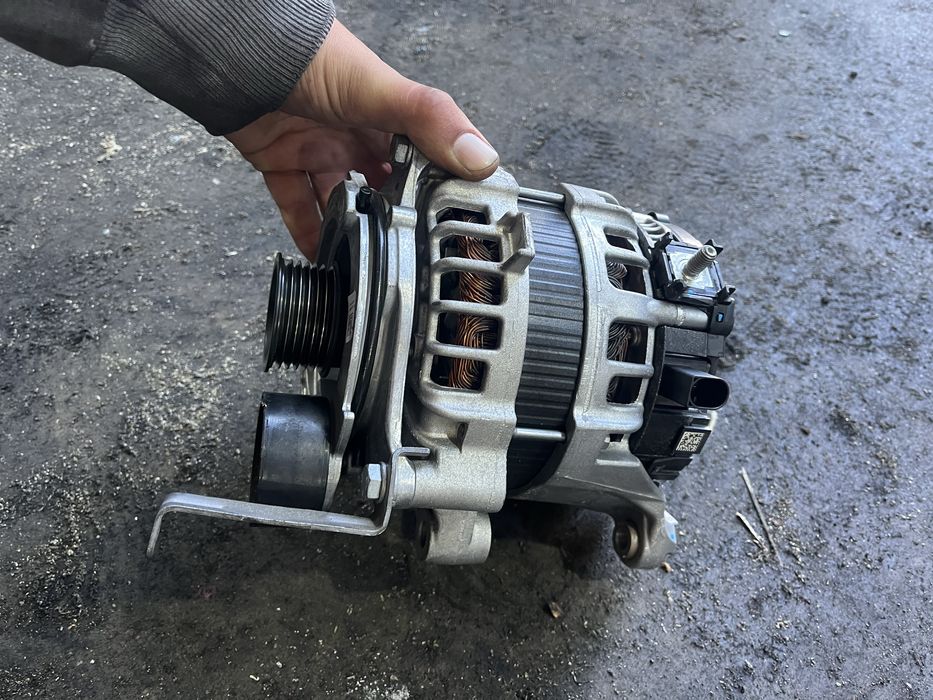 Алтернатор бмв 5 г30/31 540д 320 ( alternator bmw 5 g30/31 540d )