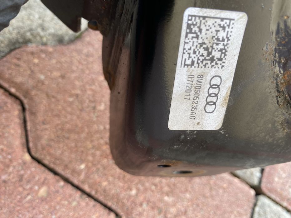 Punte/jug spate audi a4 b9 2.0 tdi 2017