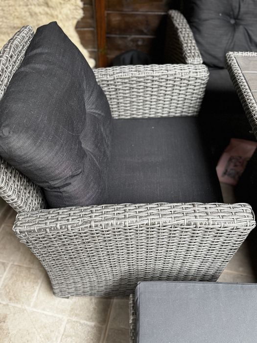 Ser ratan ca nou masa si scaune