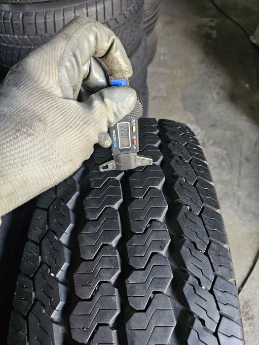 2 anvelope allseason 225 75 16C Continental