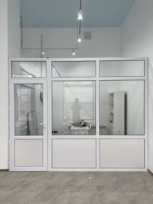 Пластиковые перегородки двери окна балконы