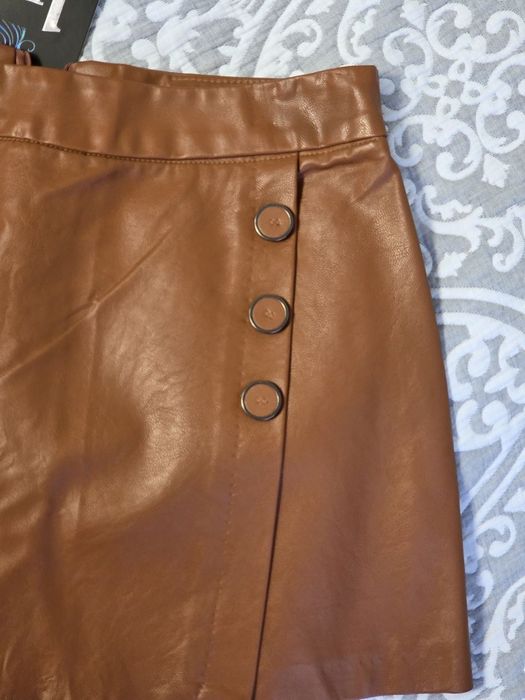 Кожаные шорты-юбка